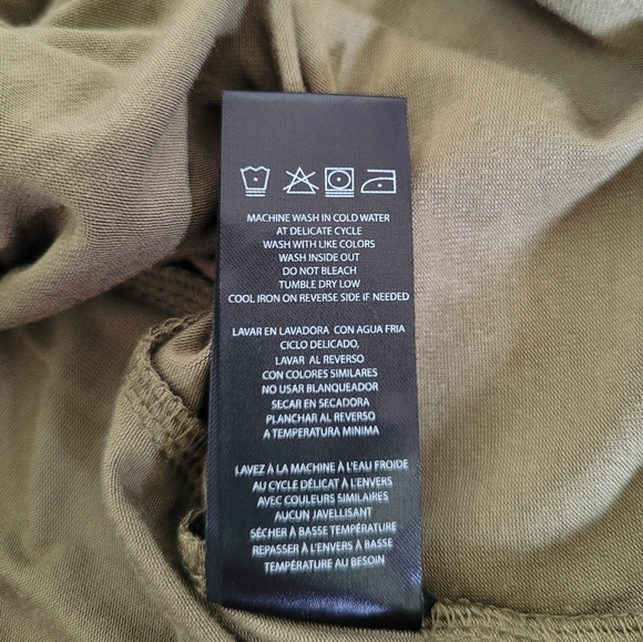 bebe Martini🍸Olive🫒 Top with Zipper Detail - NWT - Picture 10 of 13